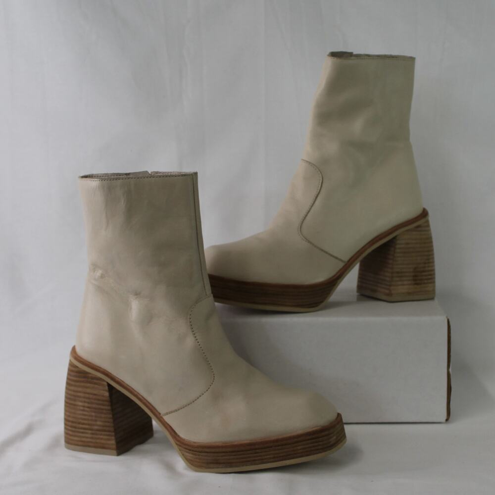 *New Without Box* Free People Ruby Platform Boots - image 1